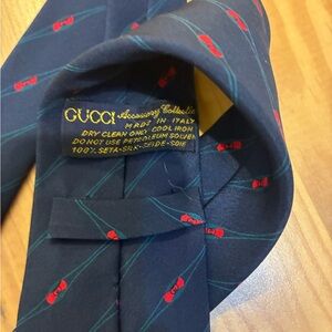 Gucci silk mens tie Classic Navy Tie with Red Pattern